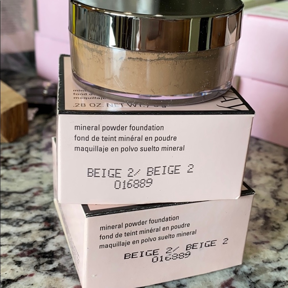 Mary Kay mineral powder foundation - beige 2